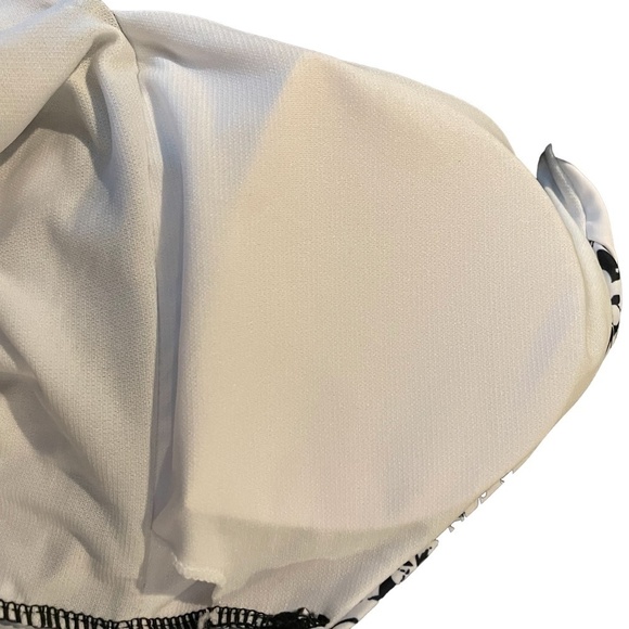 Nwt One Piece Halter Black and white Swimsuit🖤 - Picture 6 of 9